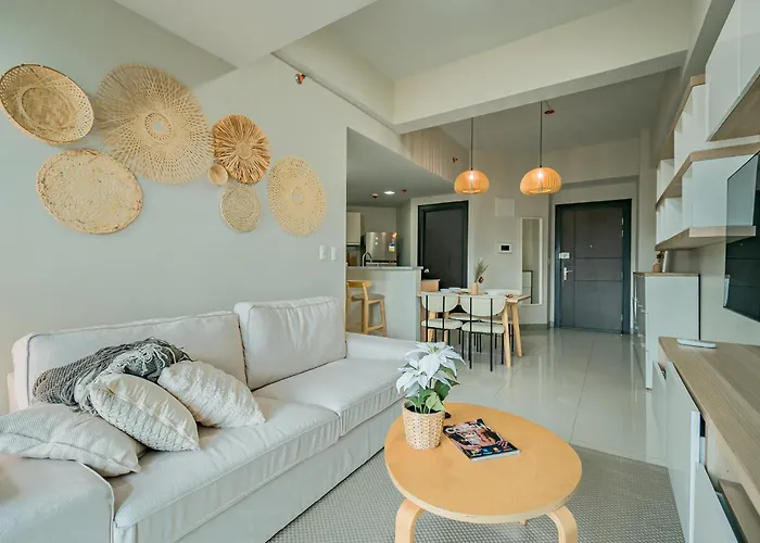 Celeste Serenity 2br Uptown Parksuits Bgc With Dryer * Manila