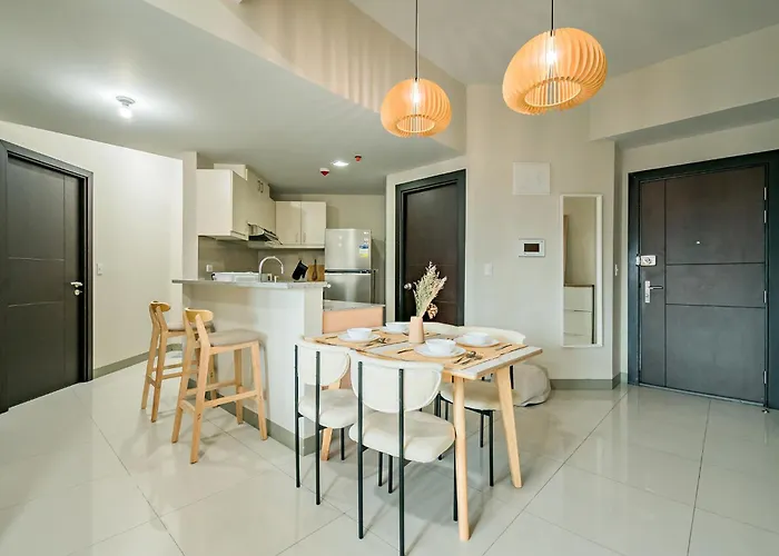 Celeste Serenity 2br Uptown Parksuits Bgc With Dryer Apartment