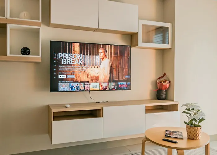 Celeste Serenity 2br Uptown Parksuits Bgc With Dryer Apartment *