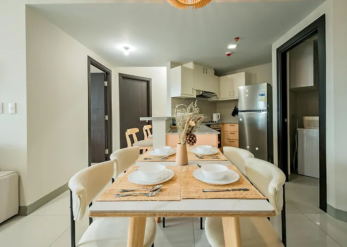 Celeste Serenity 2br Uptown Parksuits Bgc With Dryer Apartment
