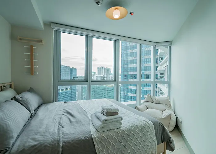 Celeste Serenity 2br Uptown Parksuits Bgc With Dryer *