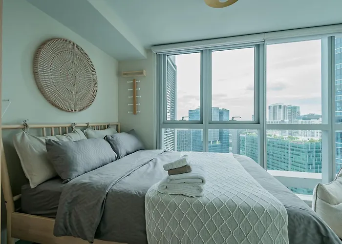 Celeste Serenity 2br Uptown Parksuits Bgc With Dryer Apartment