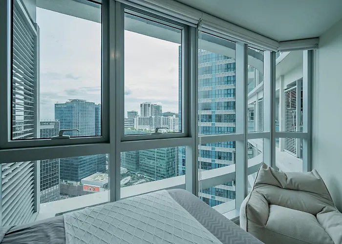 Celeste Serenity 2br Uptown Parksuits Bgc With Dryer *