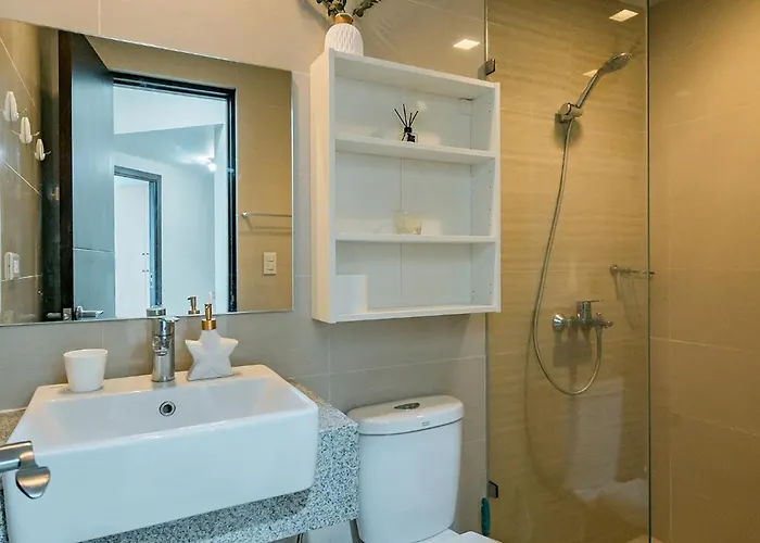 Apartment Celeste Serenity 2br Uptown Parksuits Bgc With Dryer *