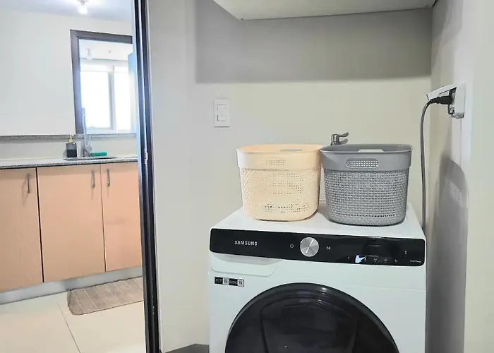 Celeste Serenity 2br Uptown Parksuits Bgc With Dryer *